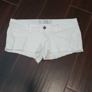 EUC Gilly Hicks White Distressed Shorts size 4
